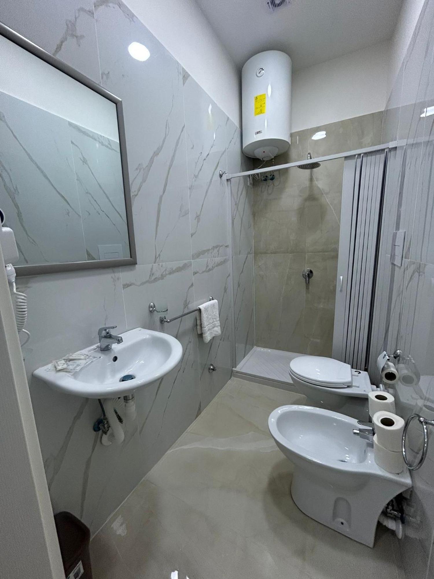 Luxury Rooms Carbonara 95 Naples Exterior photo